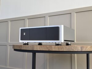NAD M28