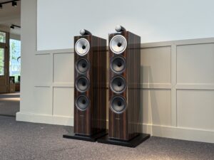 B&W 702 S2 Signature